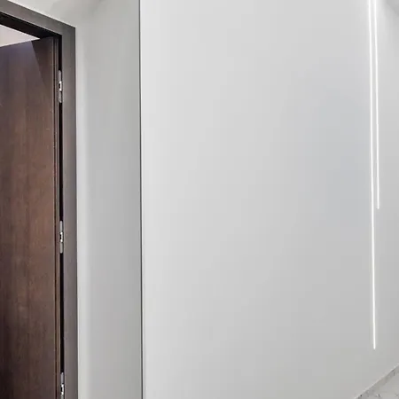 Location - Modern Luxury *